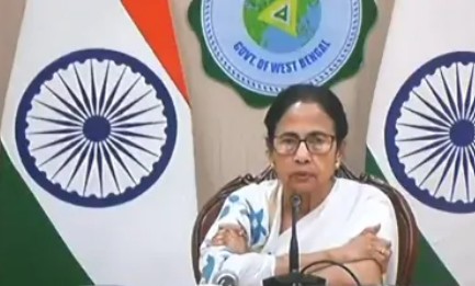 'ऑपरेशन सिंदूर' का राजनीतिकरण कर रहे हैं प्रधानमंत्री मोदी: ममता बनर्जी ने बोला तीखा हमला